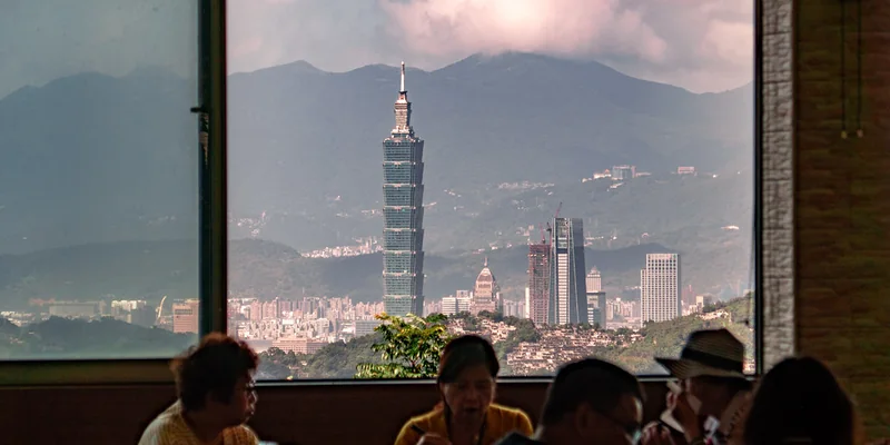 從餐廳窗外看台北 101